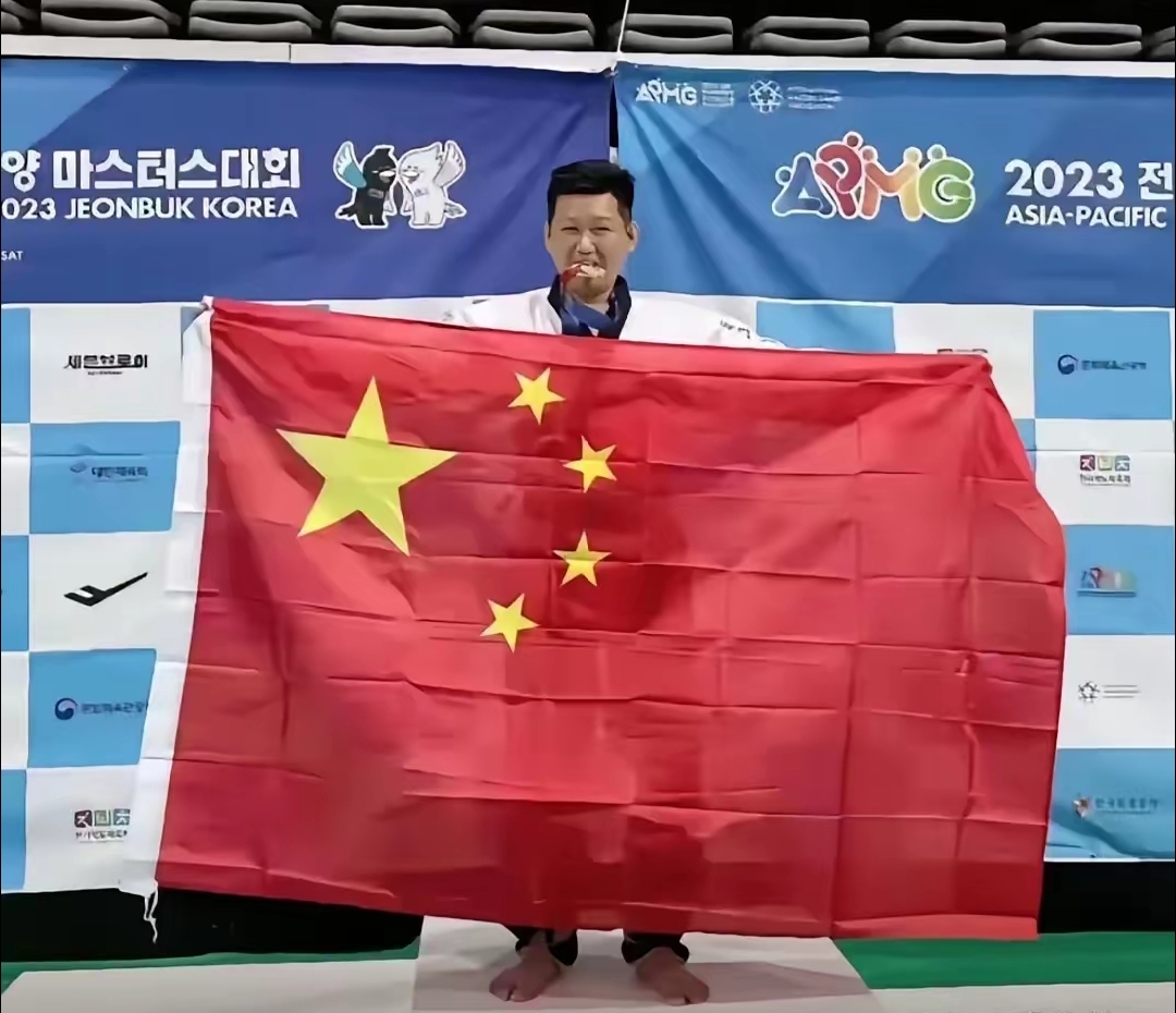 台湾省队亚运夺金，举重破纪录