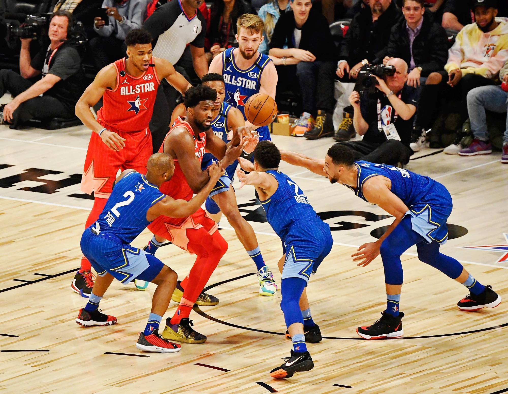 米兰网站-“名将回顾：NBA历史上最令人难忘的对决！”