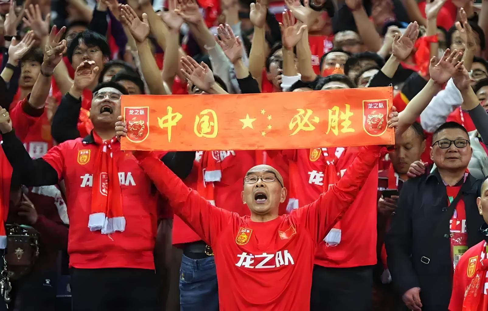 “国家队历史回顾，中足球的荣光与挑战！”