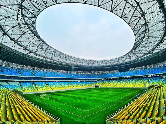 米兰官方网站-某地新建专业足球场，能否成为中超新标杆？